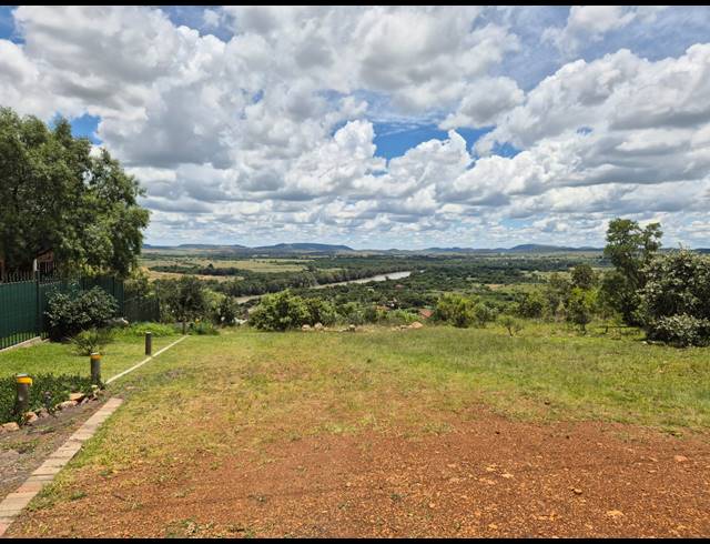 805M² VACANT LAND FOR SALE IN VAALOEWER